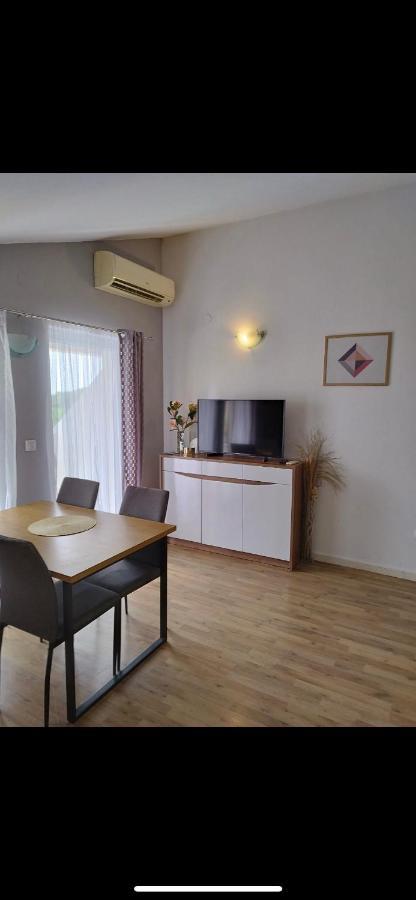 Guesthouse Villa Jurisic Novalja Eksteriør bilde