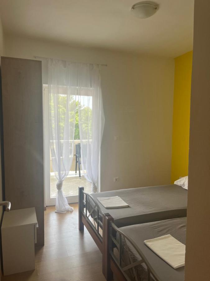 Guesthouse Villa Jurisic Novalja Eksteriør bilde