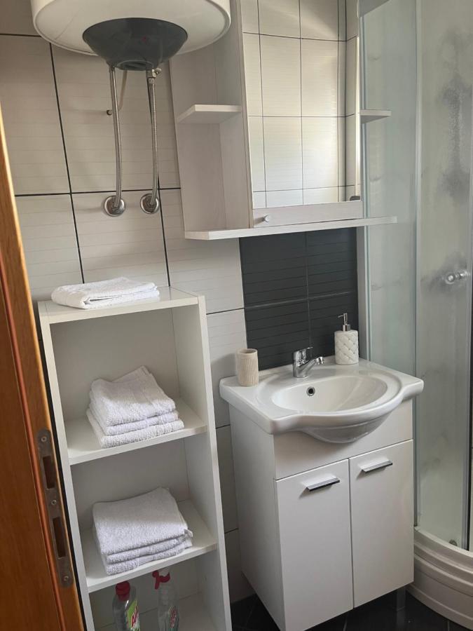 Guesthouse Villa Jurisic Novalja Eksteriør bilde