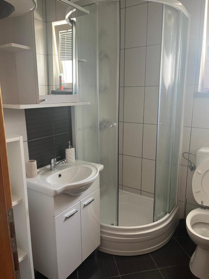 Guesthouse Villa Jurisic Novalja Eksteriør bilde