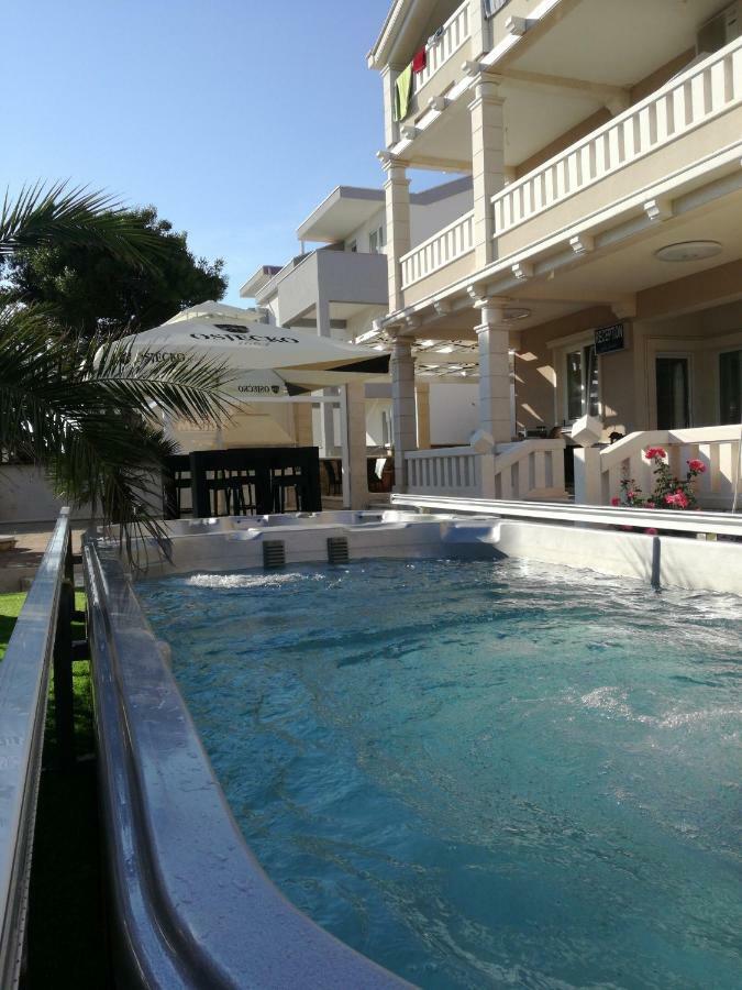 Guesthouse Villa Jurisic Novalja Eksteriør bilde