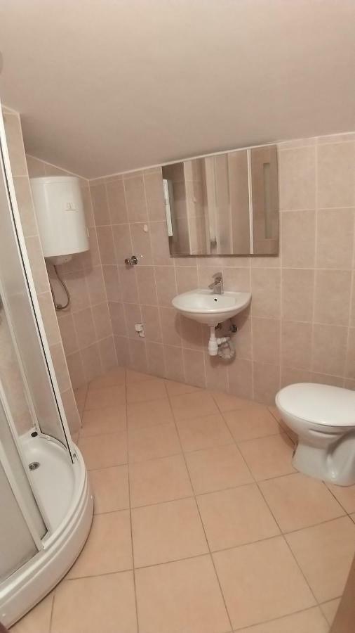 Guesthouse Villa Jurisic Novalja Rom bilde