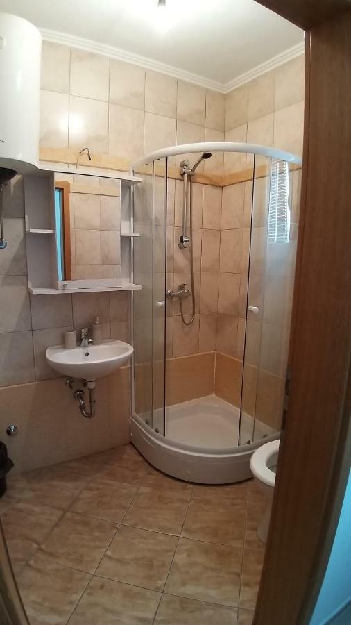 Guesthouse Villa Jurisic Novalja Rom bilde